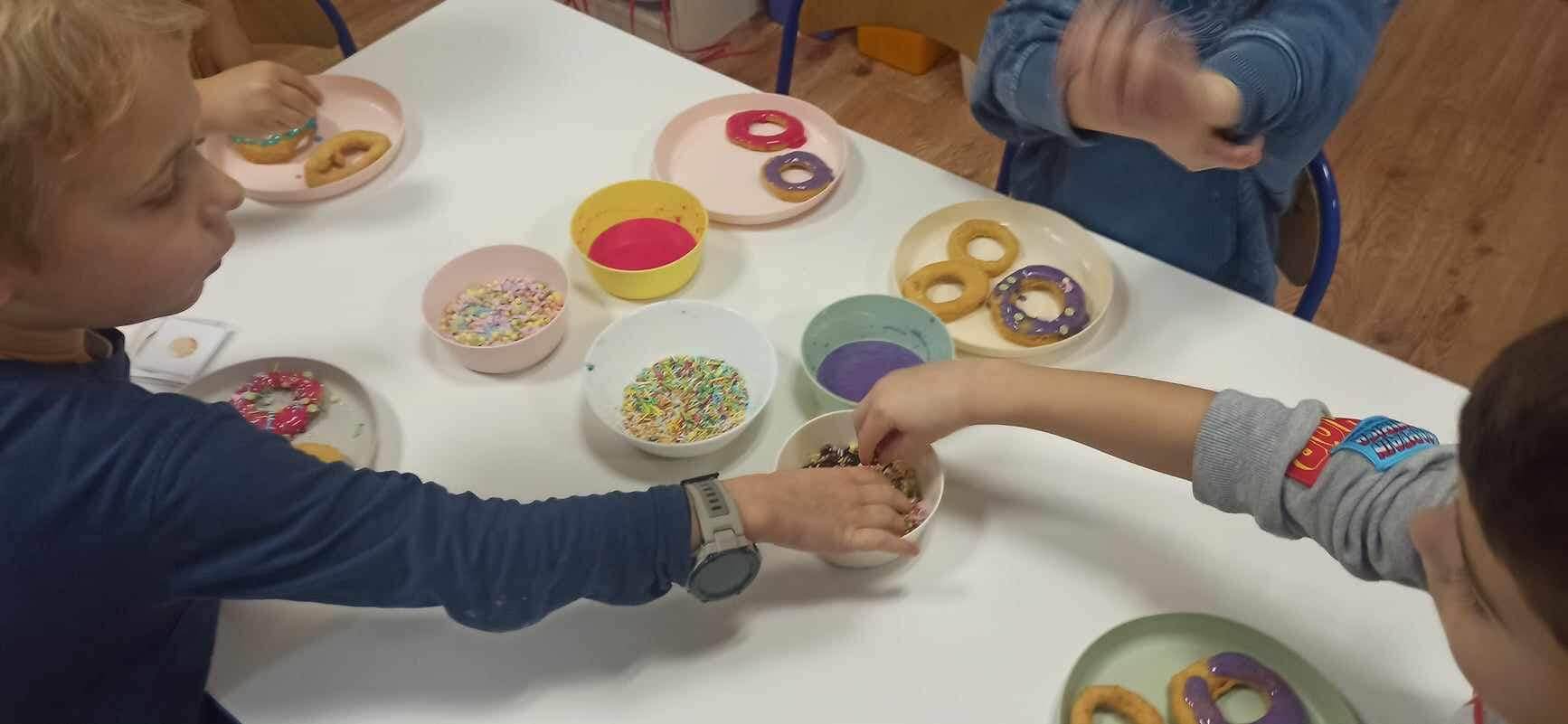 Pączkowe szaleństwo w magicznym przedszkolu